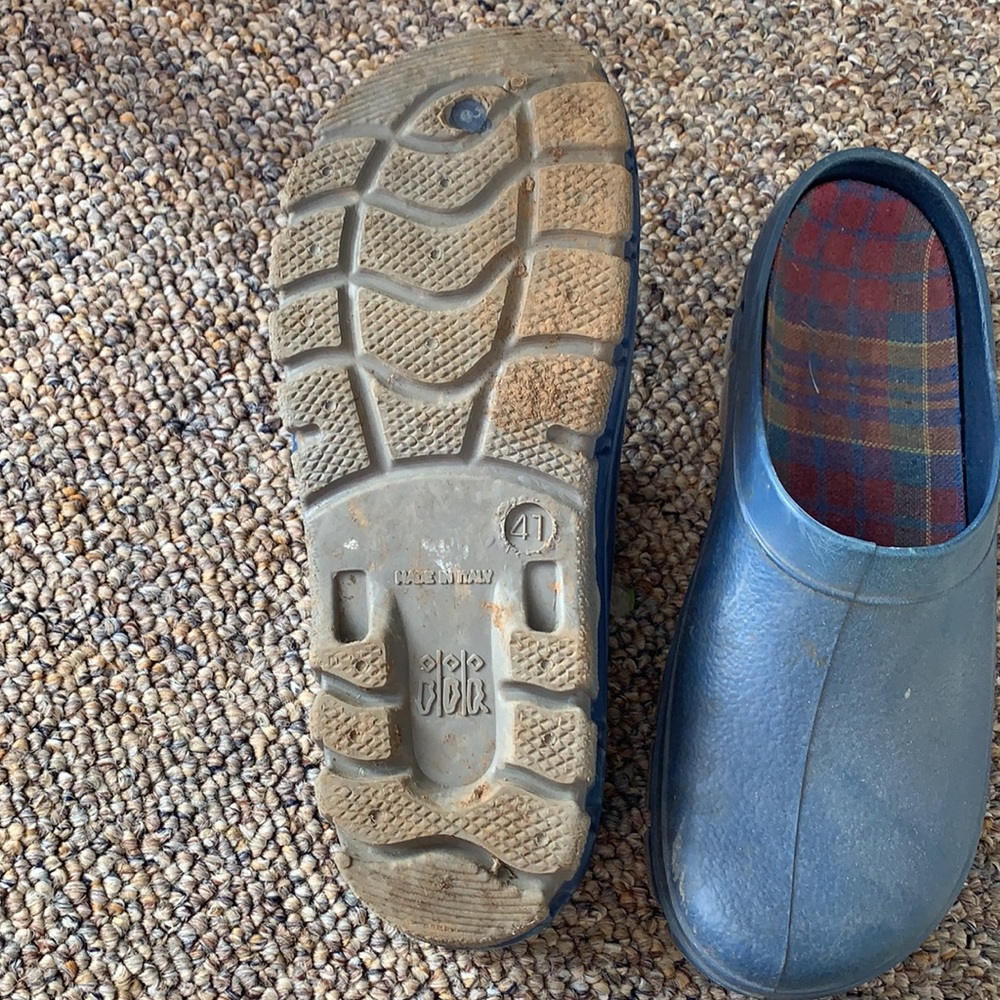 Clogs - Picture 2 of 2